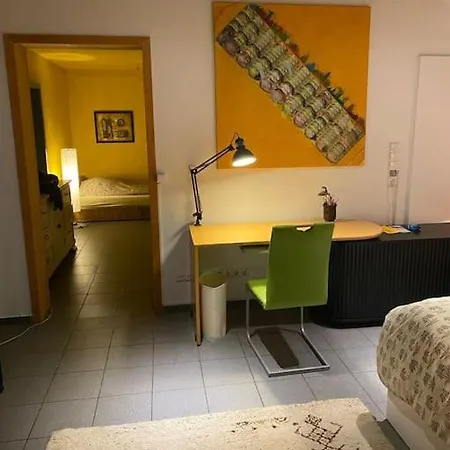 Kunst Und Natur In Apartment *